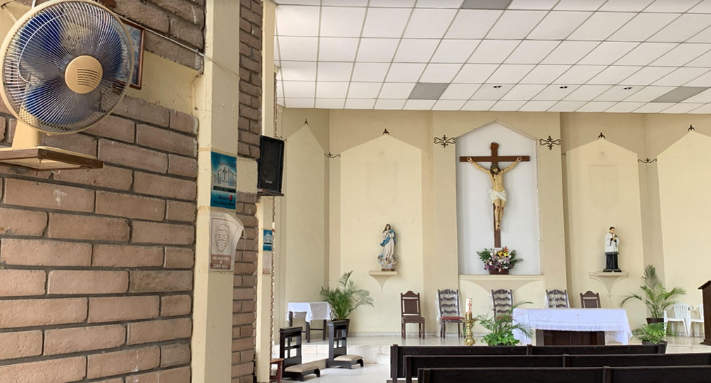 Pide padre Lezama apoyo para conseguir abanicos y agua para albergue y comedor en Hermosillo, ante altas temperaturas