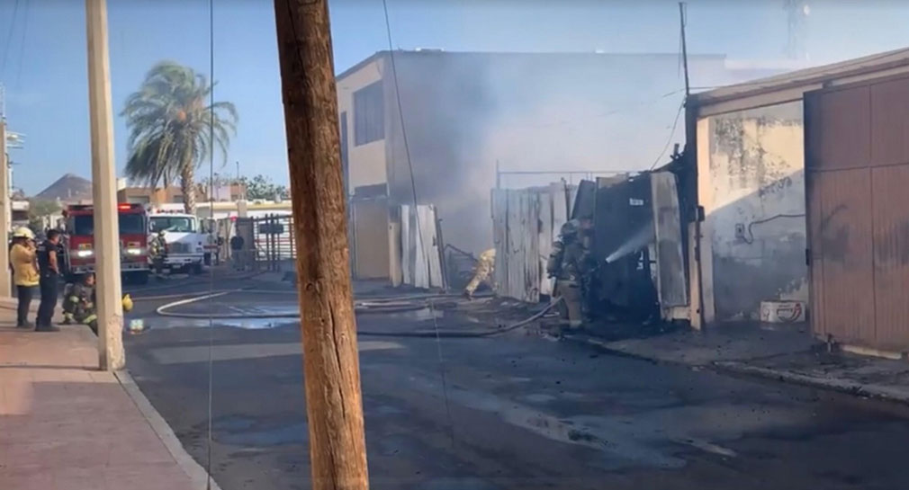 Incendio consume 6 habitaciones en inmueble de la colonia Centro en Hermosillo, estiman cuantiosos daños materiales