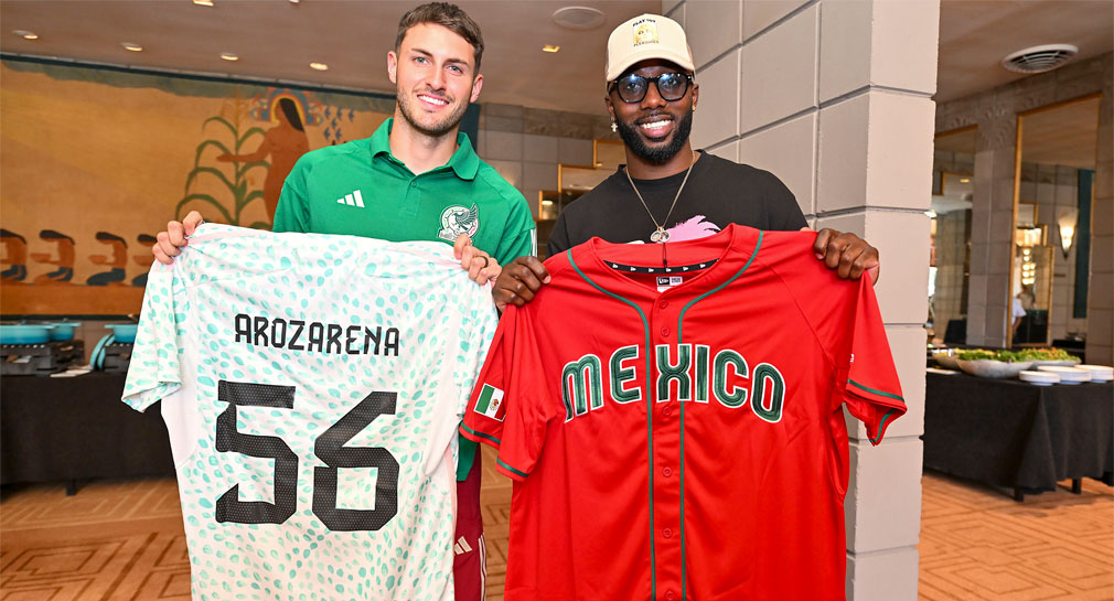 Randy Arozarena visita a la Selección Mexicana en su hotel de concentración en Phoenix
