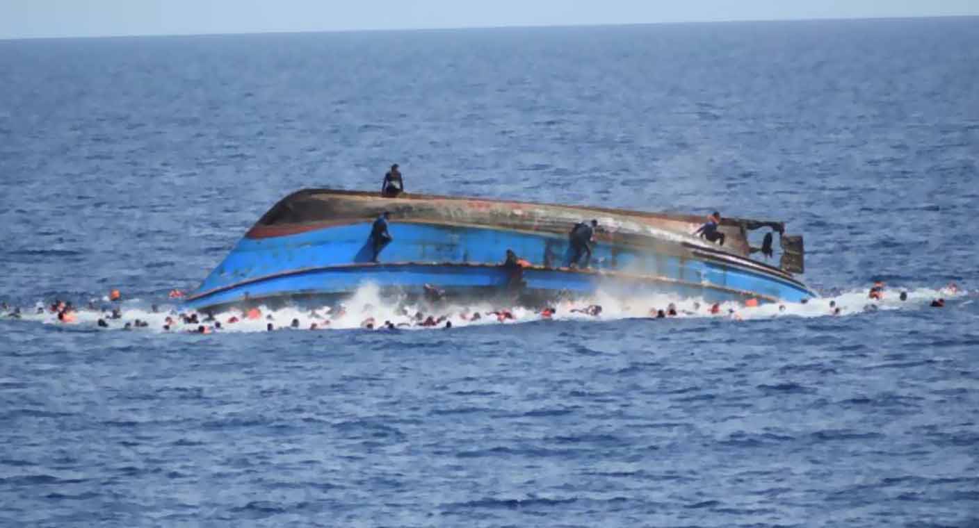 Mueren 100 personas tras naufragio de barco en Nigeria