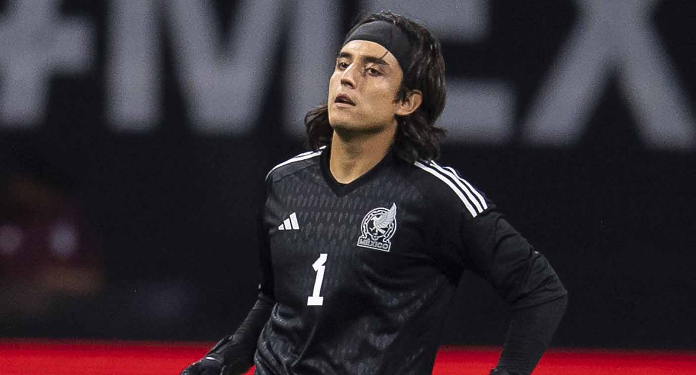 Carlos Acevedo, portero de México, se lesiona en calentamiento previo a juego contra Camerún