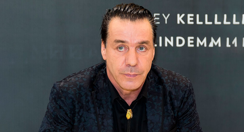 Till Lindemann (Rammstein), acusado de agresión sexual por más de una docena de mujeres