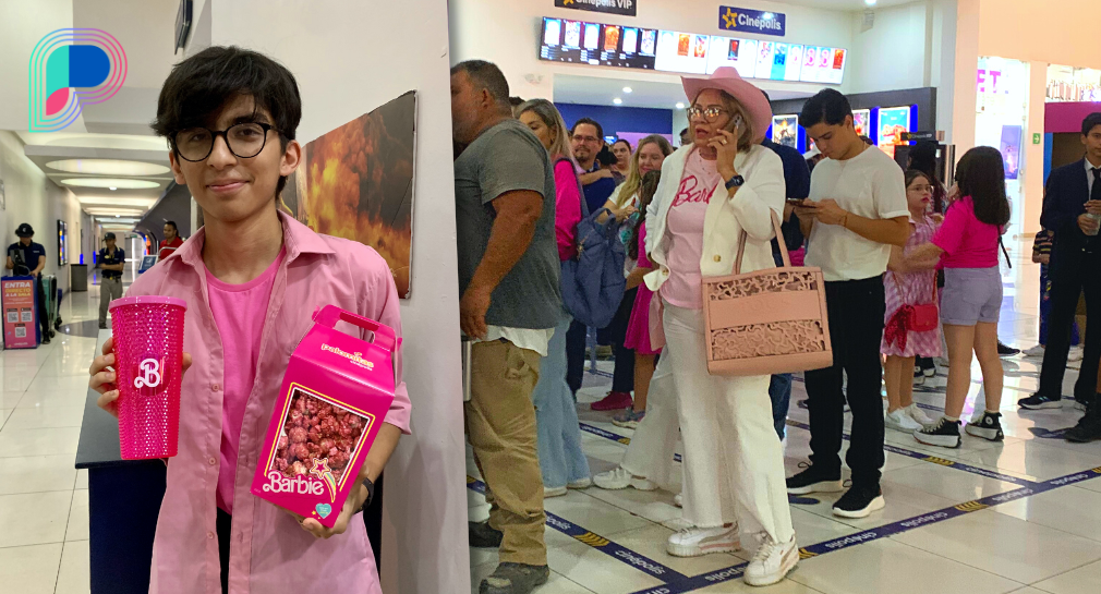 Llenan fanáticos de Barbie vestidos de rosa, Cinépolis Galerías Mall de Hermosillo, para el estreno de la película