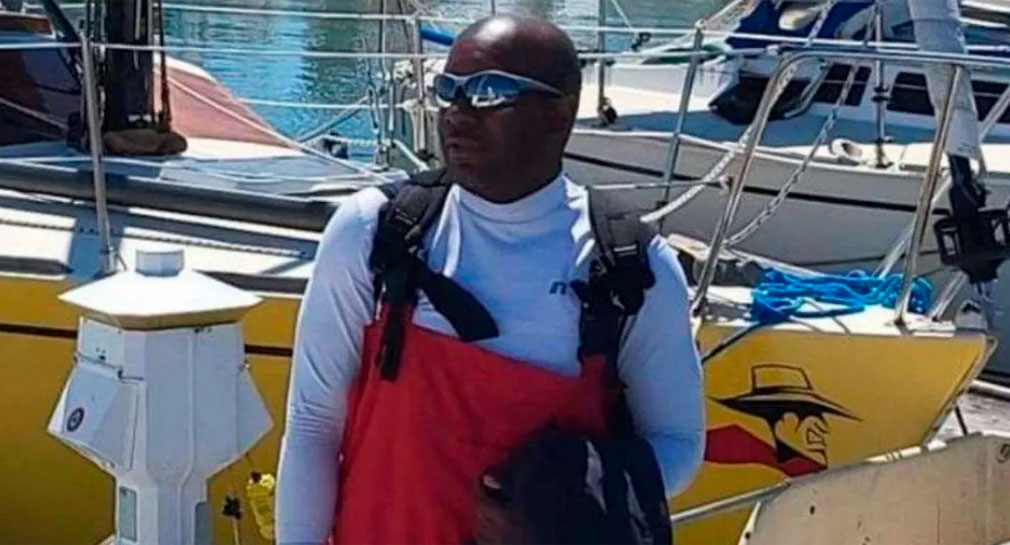 Hallan en el Pacífico velero volteado, que pertenecía a estadounidense desaparecido