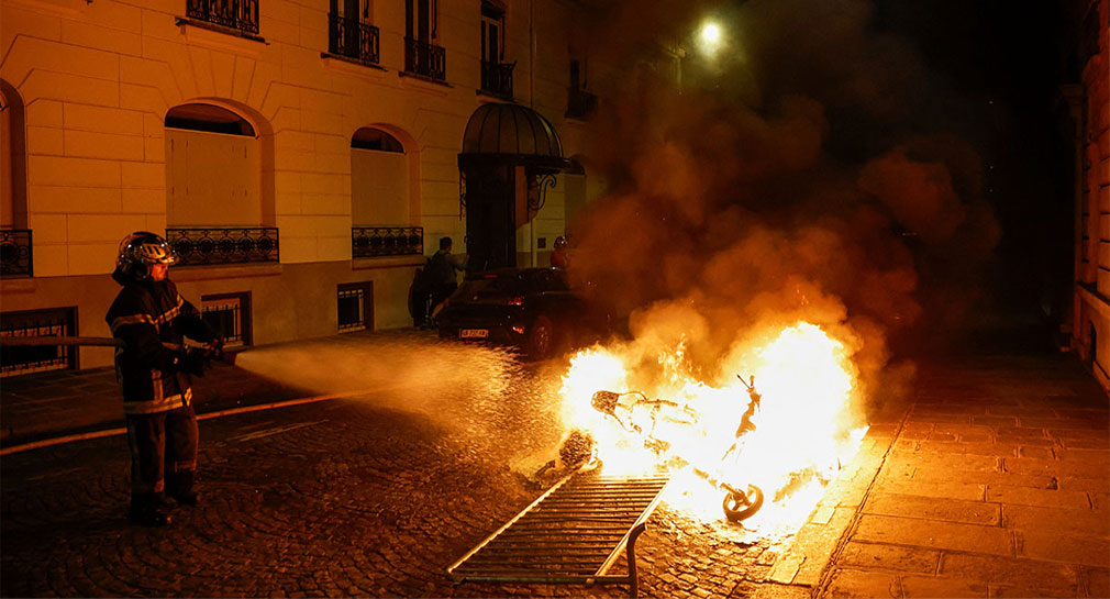Prohíbe Francia venta de fuegos artificiales para fiesta nacional del 14 de julio