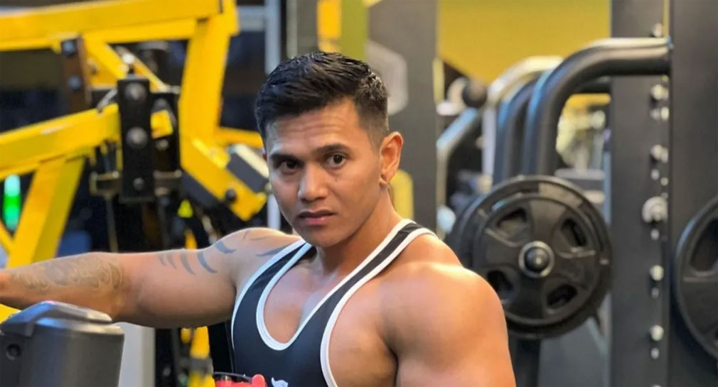 Muere fisicoculturista Justyn Vicky a los 33 años tras caerle una barra encima (VIDEO)