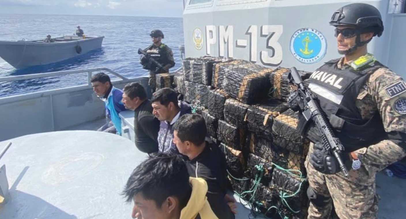 Detienen a 3 mexicanos por transportar cargamento millonario de cocaína en El Salvador