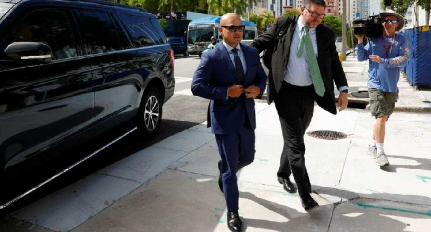 Asistente de Trump se declara inocente en caso de documentos de Mar-a-Lago