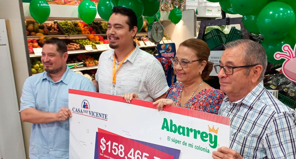 Dona Abarrey más de 158 mil pesos para Hospital Casa San Vicente en Hermosillo
