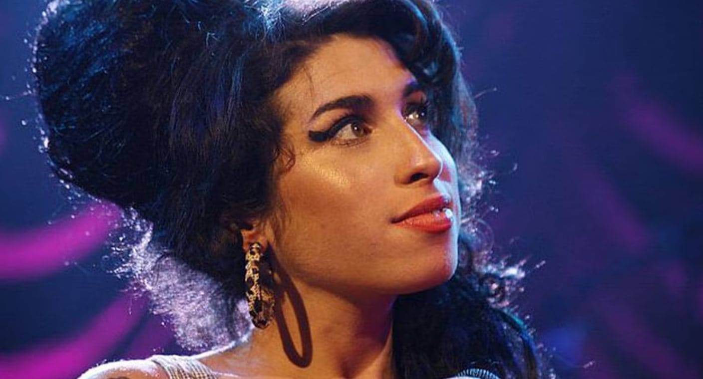 Padres publicarán libro póstumo de Amy Winehouse con escritos de sus diarios personales
