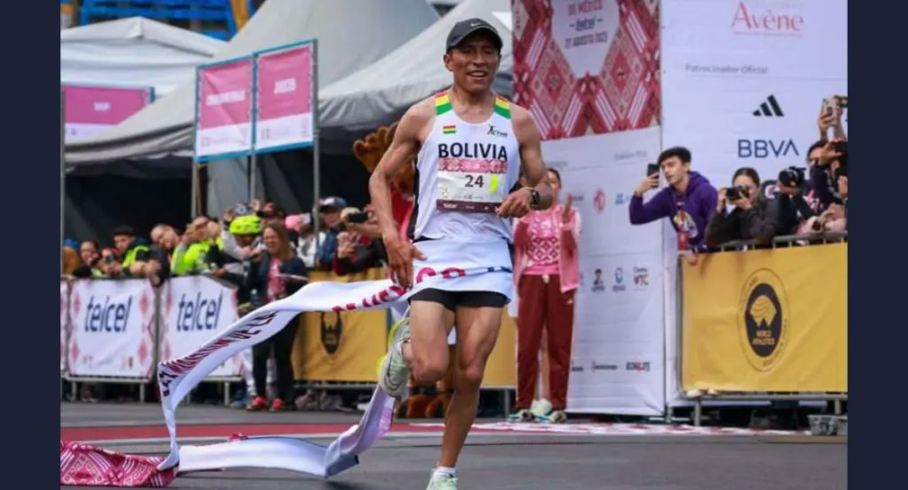 Boliviano Héctor Garibay gana Maratón CDMX y rompe récord histórico