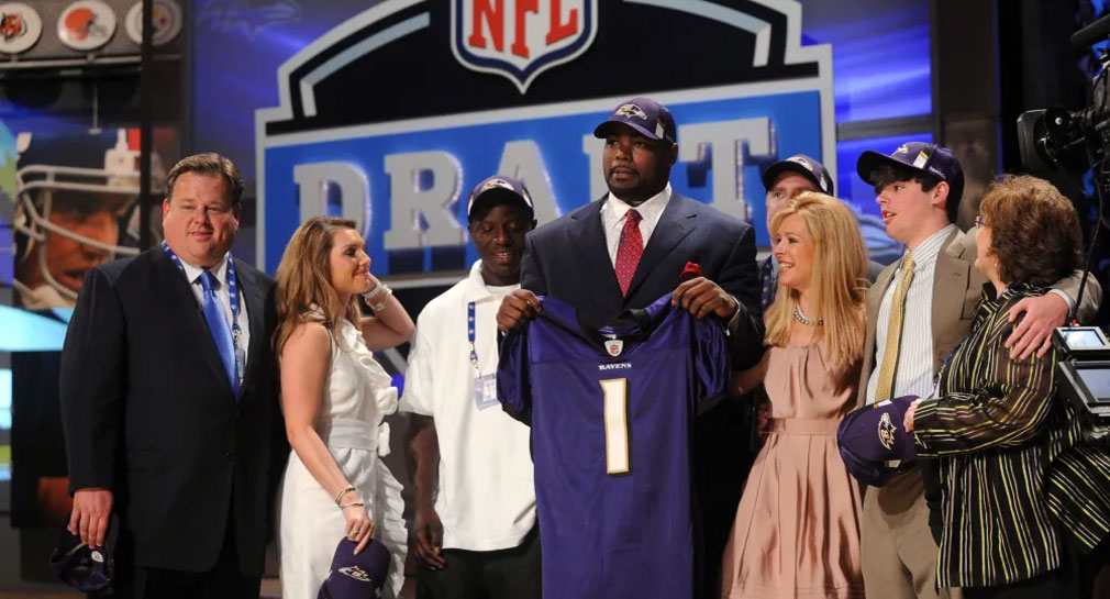 “Son insultantes”: Familia Tuohy responde a acusaciones de Michael Oher sobre que su adopción fue una mentira