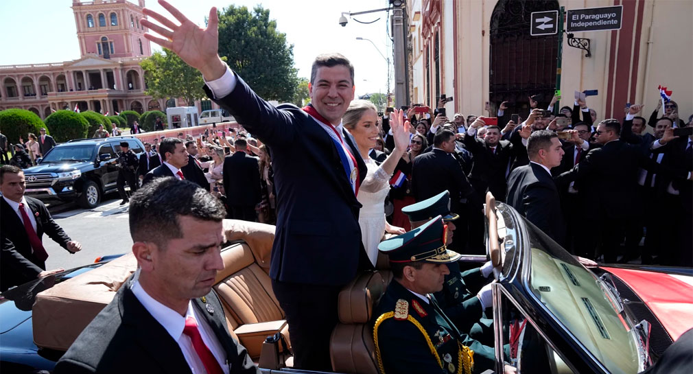 Asume Santiago Peña como presidente de Paraguay, con compromiso de prosperidad y presencia internacional