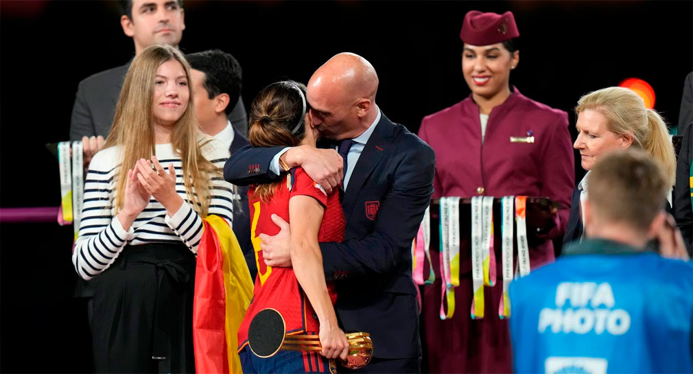 Juez cita a 3 futbolistas españolas para declarar en el caso contra Luis Rubiales