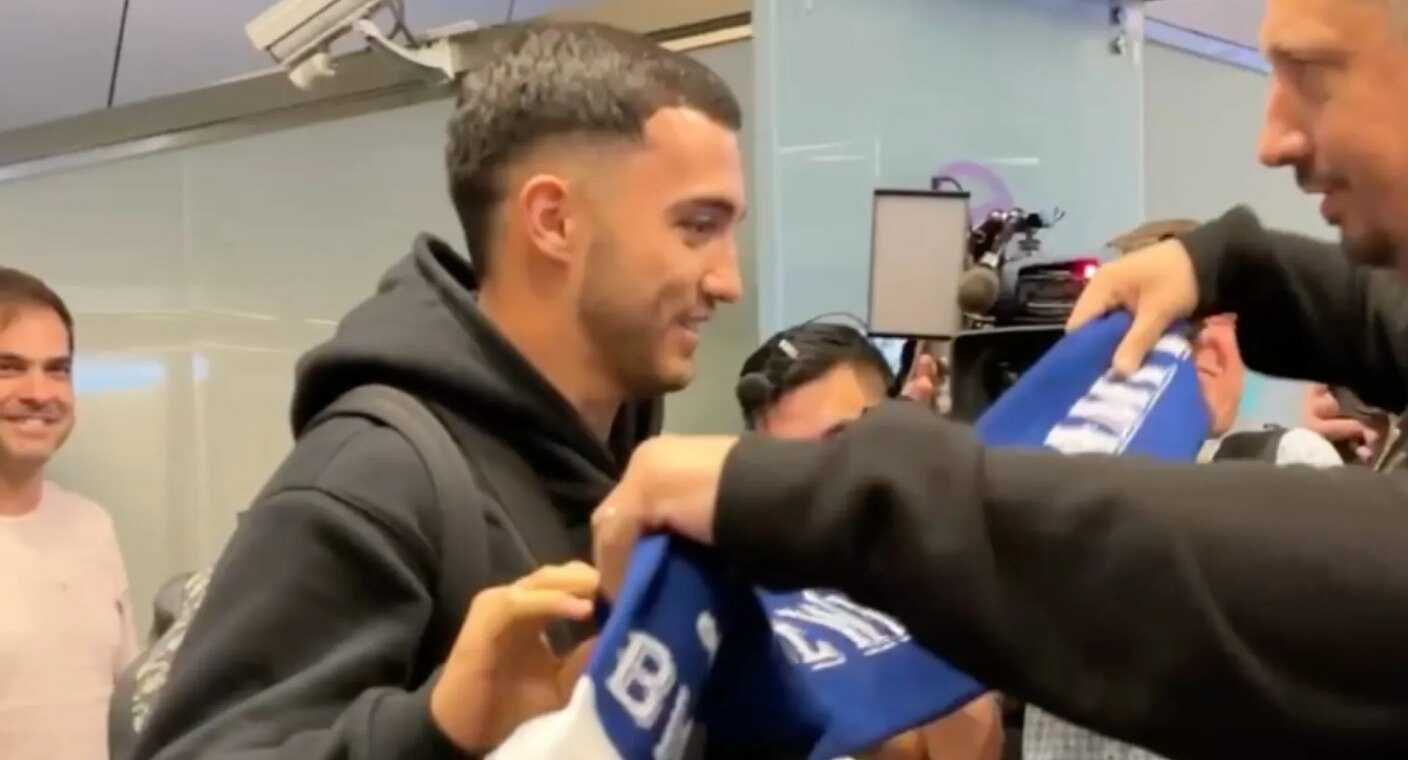 Luis Chávez llega a Rusia para ser contratado por el Dinamo Moscú