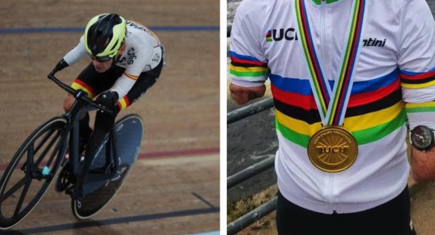 Ciclista paralímpico recibe reloj como premio tras ganar medallas de oro (VIDEO)