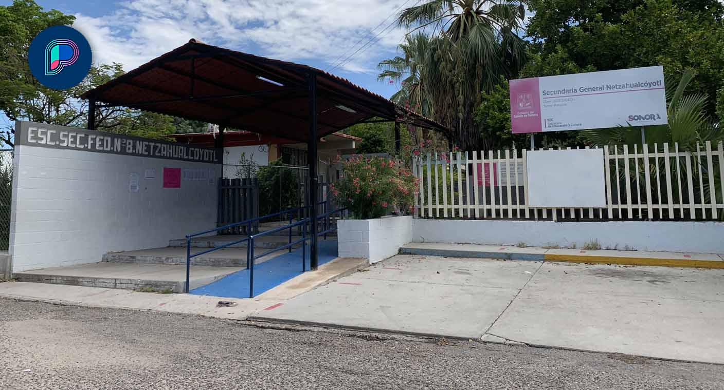 Suspenden clases por colapso de baños en Secundaria No. 8 en Hermosillo; problema se reportó a SEC desde mayo, dice directora