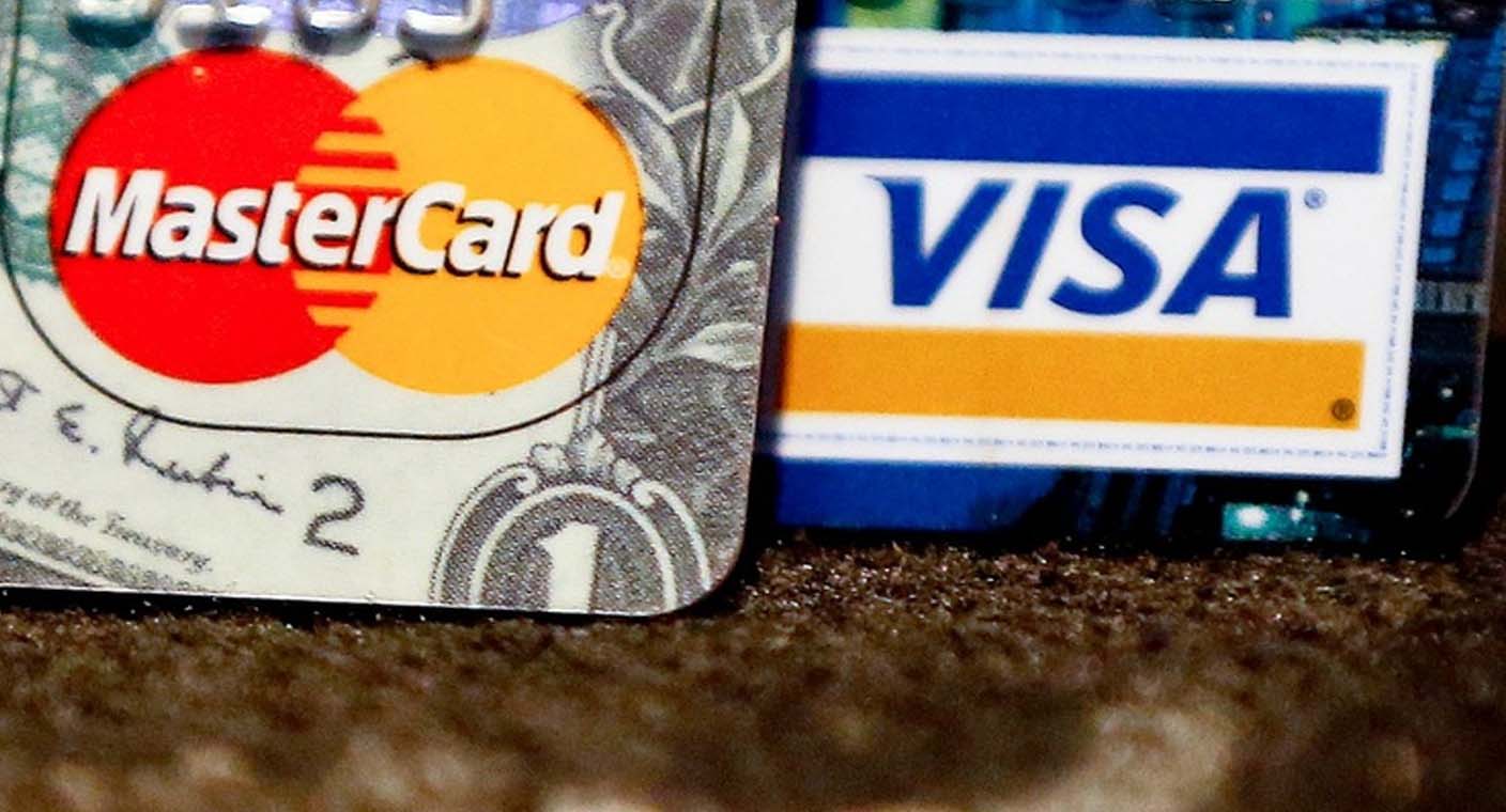 Visa y Mastercard planean subir comisiones de tarjetas de crédito: WSJ