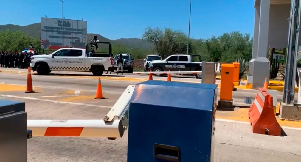 Retiran Policía Estatal y Guardia Nacional a manifestantes que exigen tránsito libre de caseta en salida norte de Hermosillo