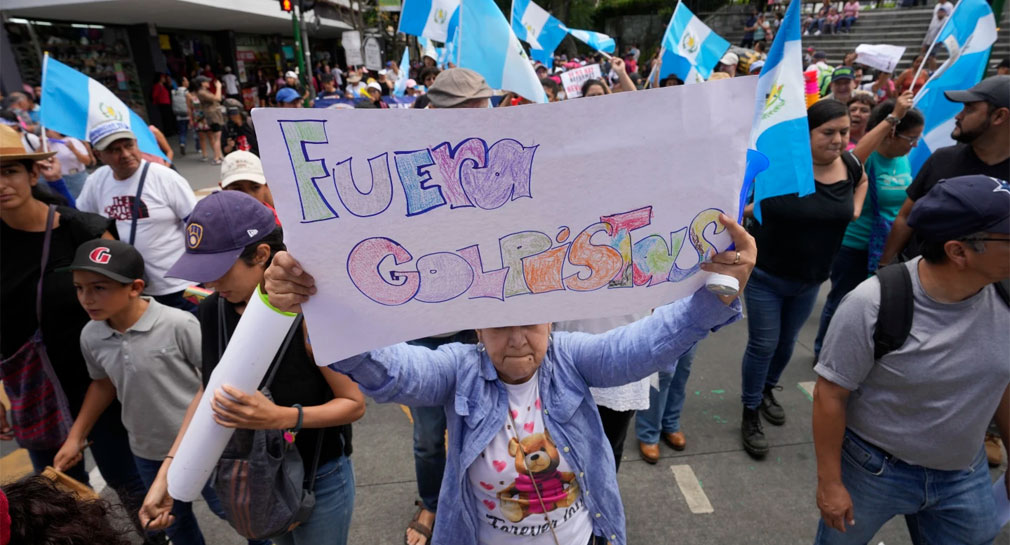 Piden renuncia del fiscal general de Guatemala, acusado de interferir en proceso electoral