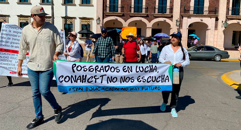 Marchan estudiantes de posgrados Unison en Hermosillo para exigir Conahcyt restituya sus becas
