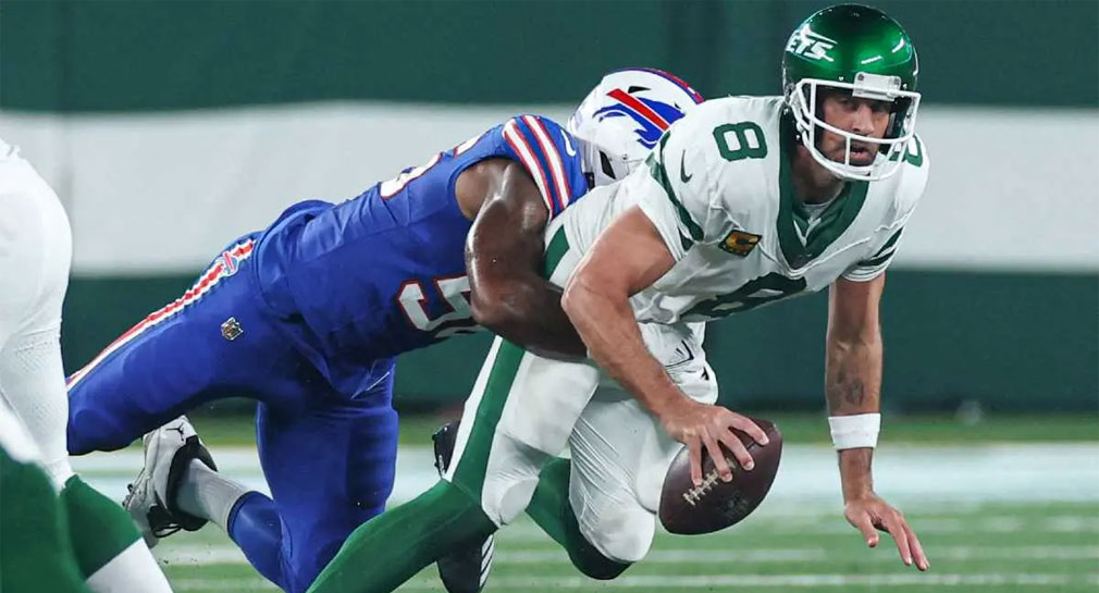 Aaron Rodgers se lesiona en su primera intervención con los New York Jets