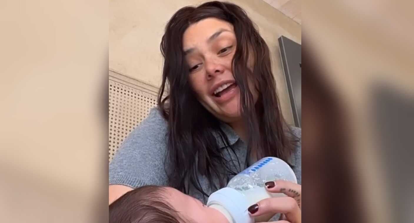 Yuridia le canta a su bebé unos “corridones” mientras lo   alimenta (VIDEO)
