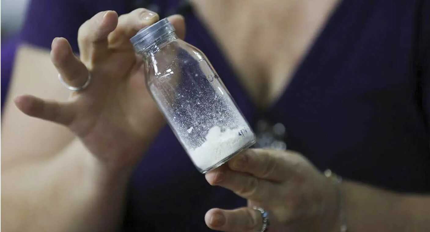 En México, especialistas transforman leche materna en polvo y es 95% parecida a la fresca