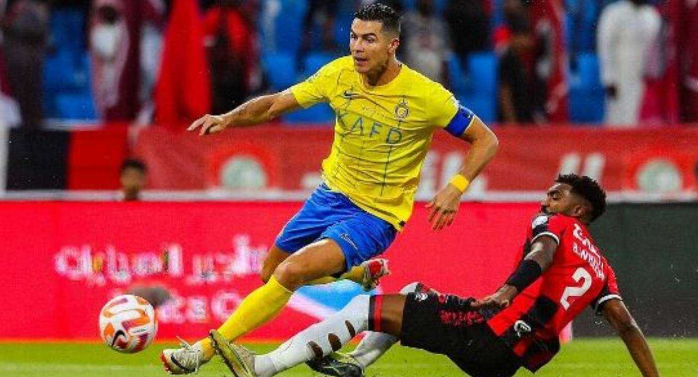 Desmienten que Cristiano Ronaldo recibirá 99 latigazos por abrazar a una mujer