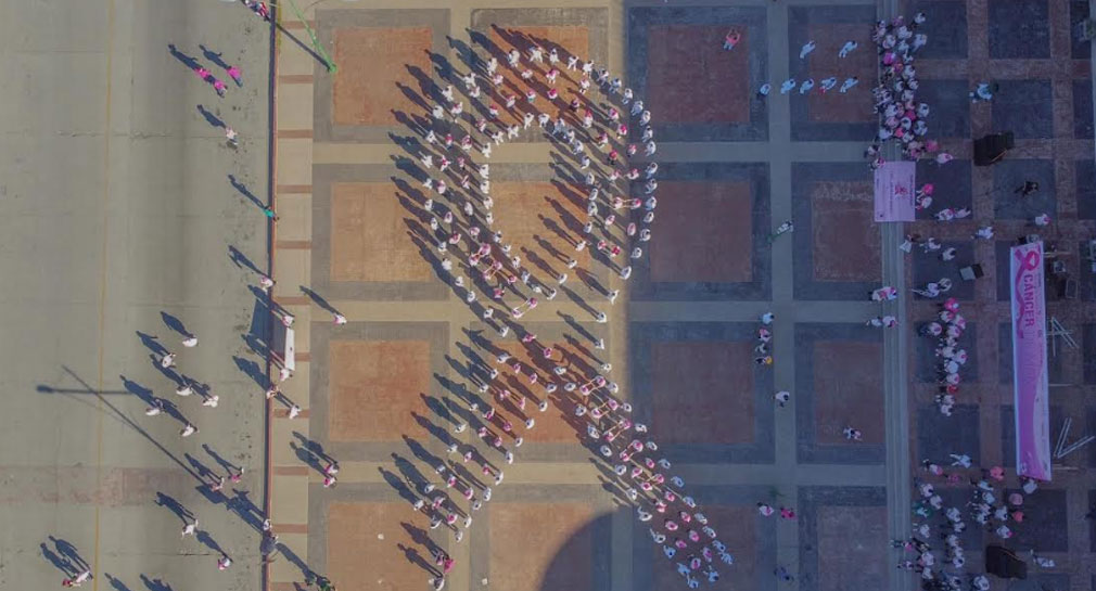 Marchan más de mil 500 personas por el mes de prevención del cáncer de mama en Hermosillo