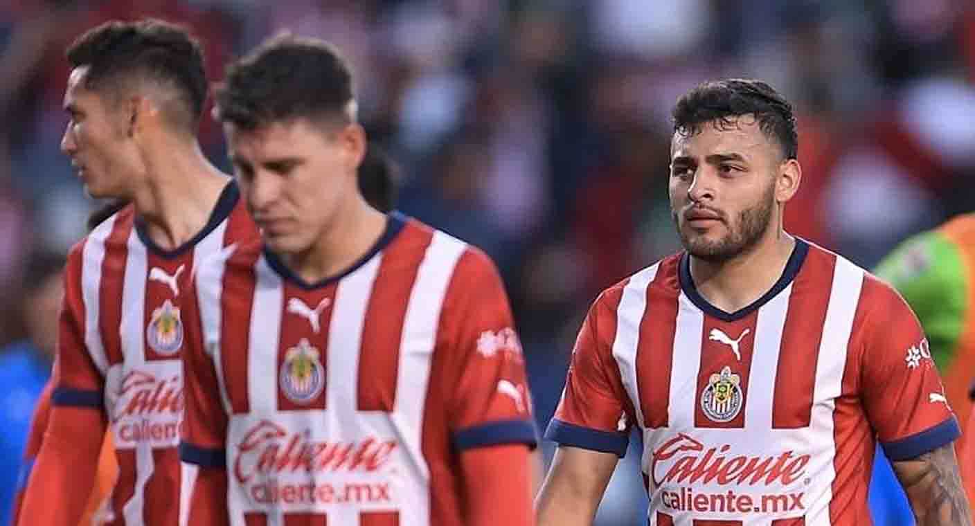 Chivas ‘perdona’ a Alexis Vega, ‘Chicote’ Calderón y Raúl Martínez tras suspensión; regresarán con el equipo