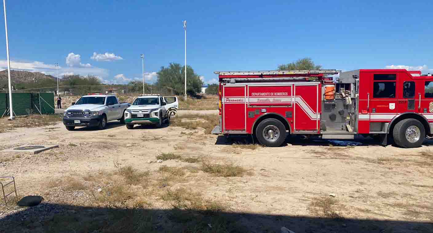Evacúan a estudiantes por incendio en bodega de universidad UVM en Hermosillo