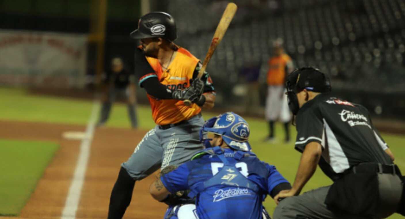 Naranjeros de Hermosillo se imponen 5-4 a Yaquis de Obregón en la Mexican Baseball Fiesta en el Sloan Park de Mesa
