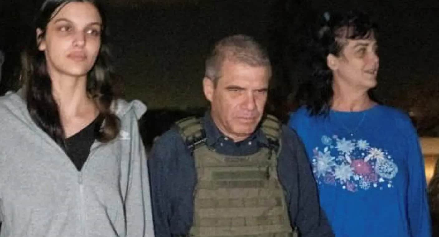 Rehenes estadounidenses liberadas por Hamás van camino a reunirse con sus familiares: Embajada de Israel en México