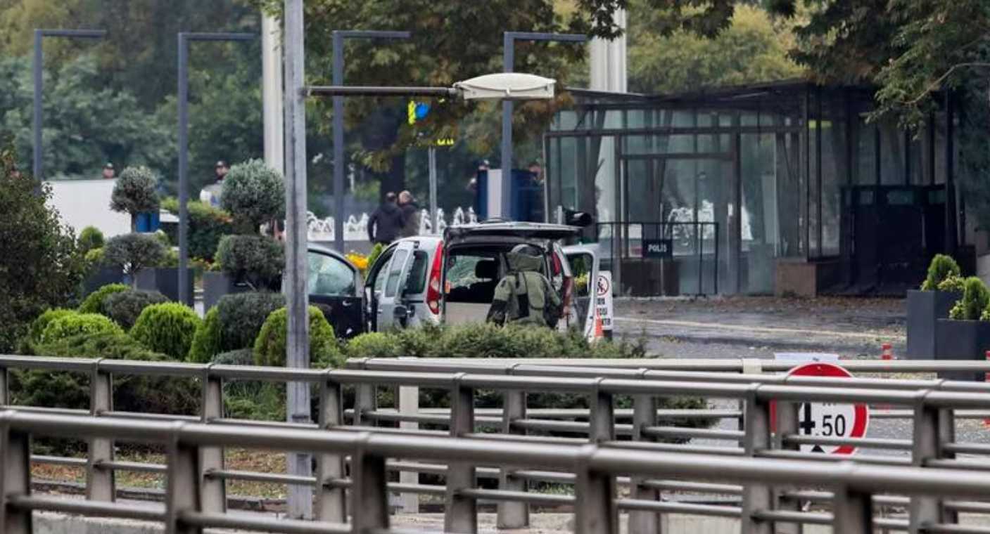 Muere presunto terrorista en ataque suicida cerca del Ministerio del Interior en Turquía