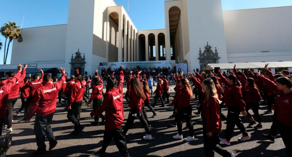 Con trajes típicos, danza y música mexicana, participarán más de 4 mil 400 personas en desfile de la Revolución Mexicana en Hermosillo
