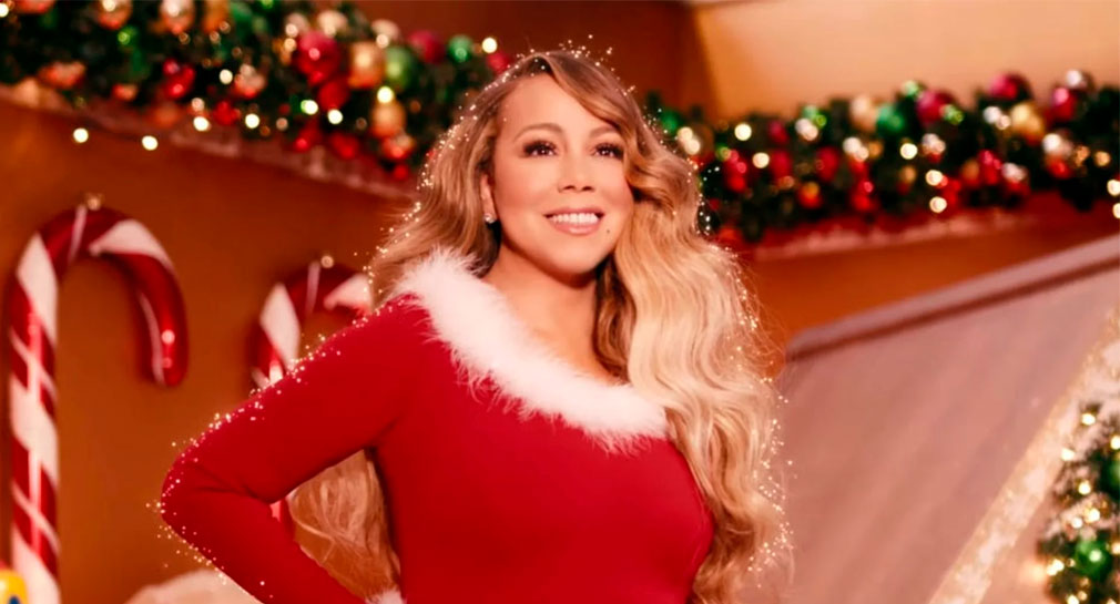 Mariah Carey se ‘descongela’ y da la bienvenida a la época de Navidad en VIDEO que se viraliza