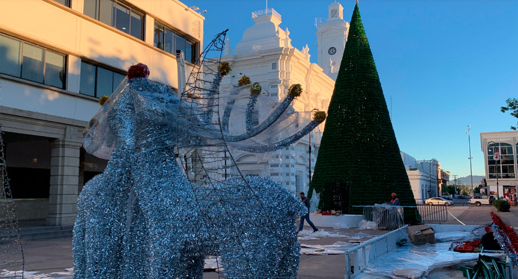 Invitan al encendido del gran árbol y decoración navideña en Plaza Zaragoza de Hermosillo; habrá nieve artificial