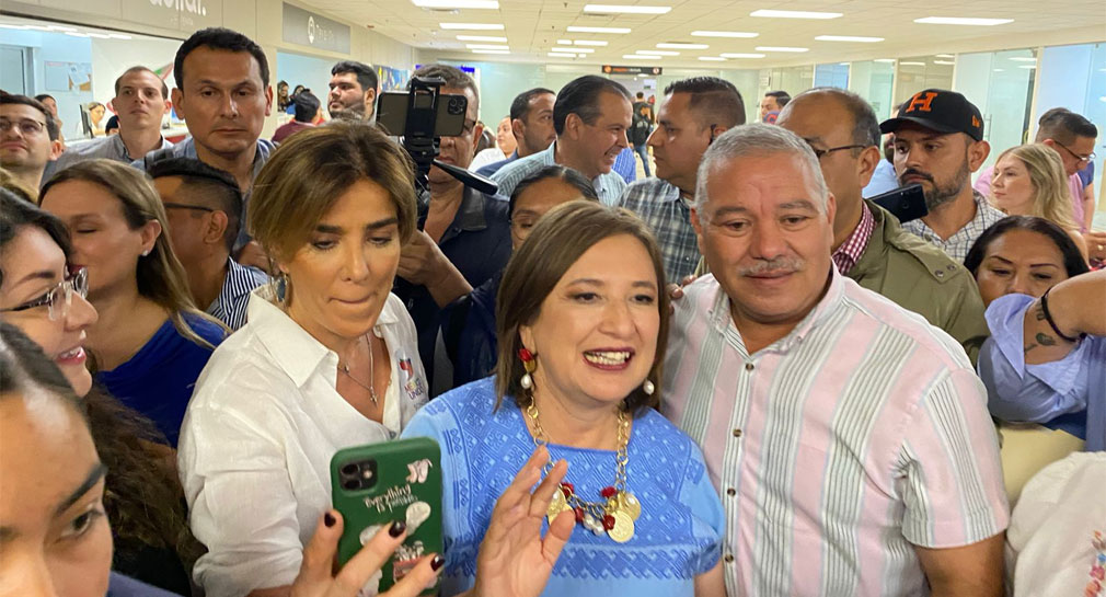 Llega Xóchitl Gálvez a Hermosillo para iniciar su gira de trabajo