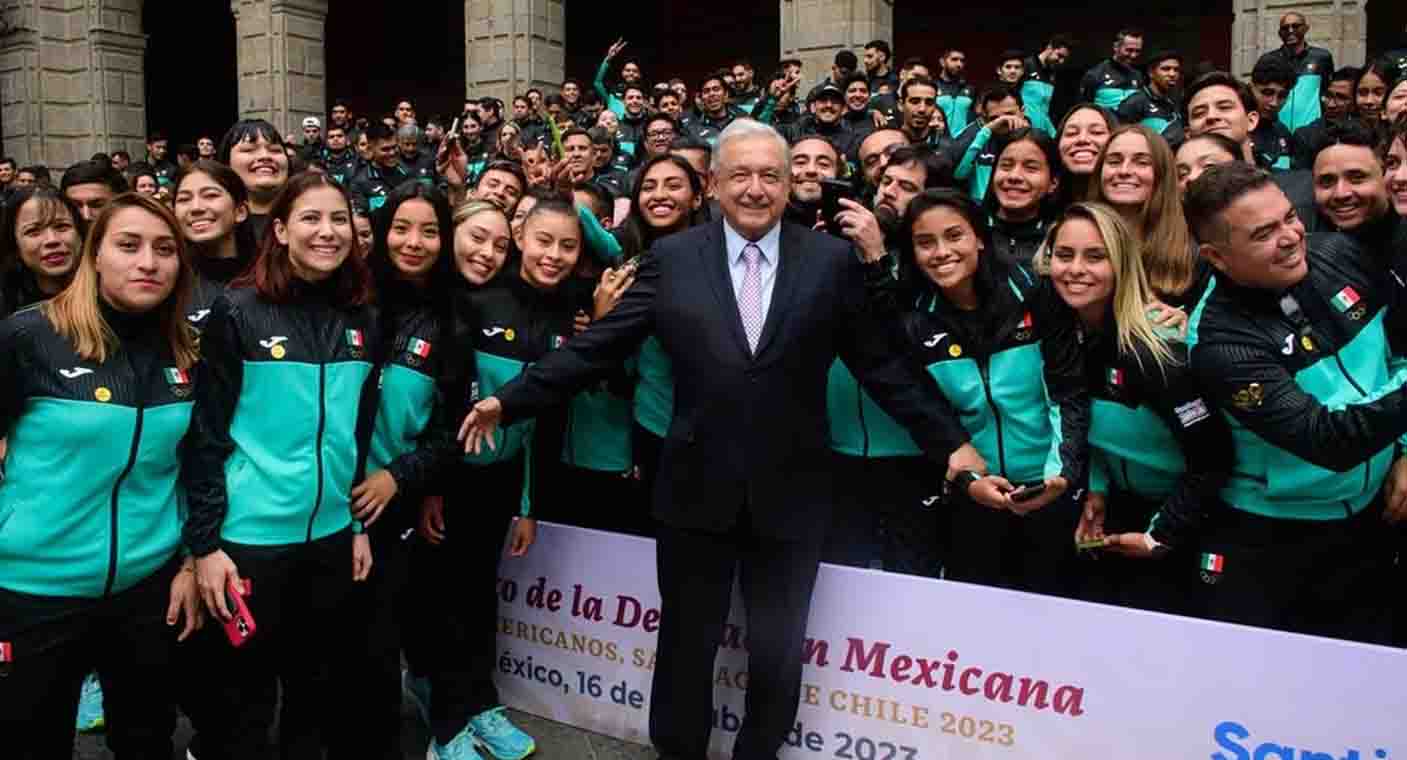 Malinterpretaron a Ana Guevara, deportistas ganadores en Panamericanos sí tendrán sus premios: AMLO