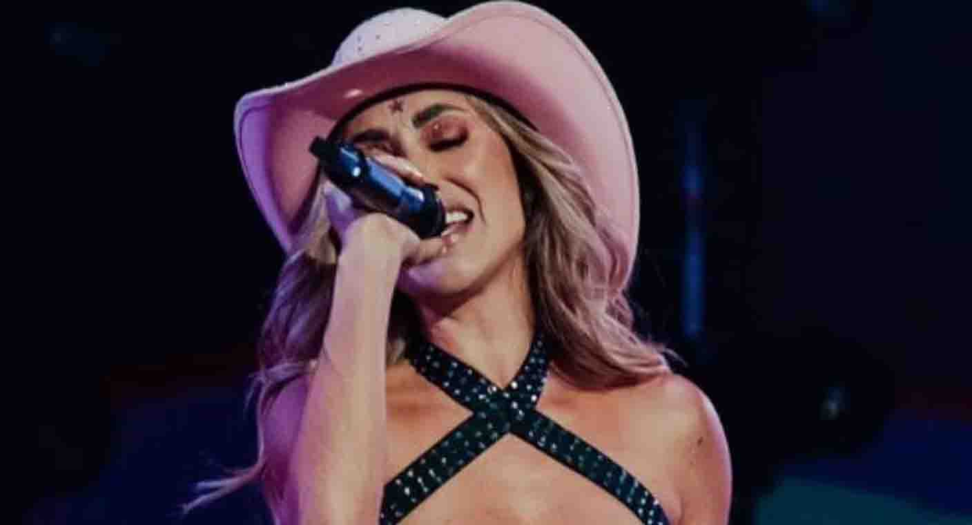 VIDEO: Anahí se queda sin voz en pleno concierto de RBD en Guadalajara, Jalisco