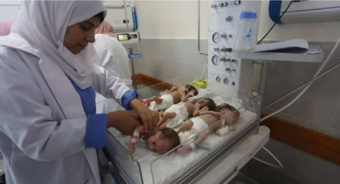 Evacuan a 31 bebés prematuros de hospitales en Gaza a Egipto, algunos están en estado crítico