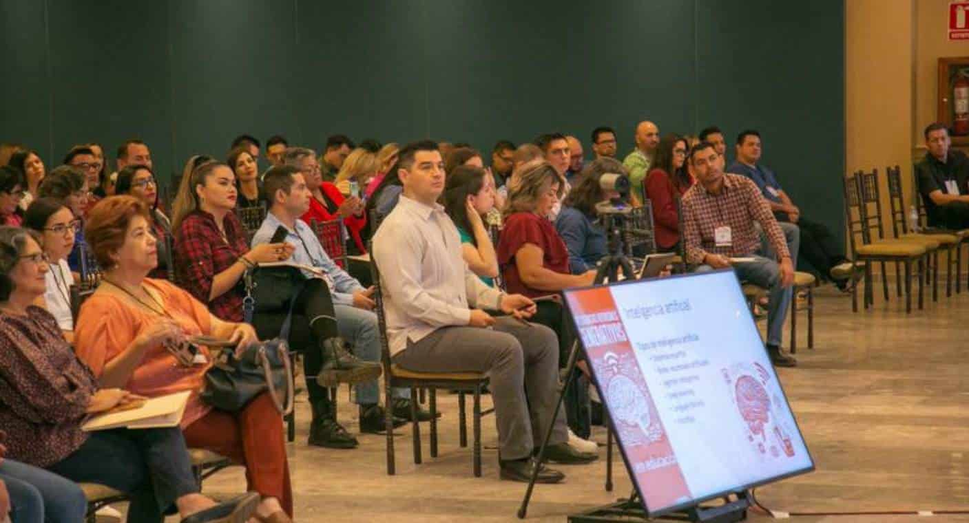 Participan docentes de Sonora en congreso nacional sobre el impacto de la IA en la educación