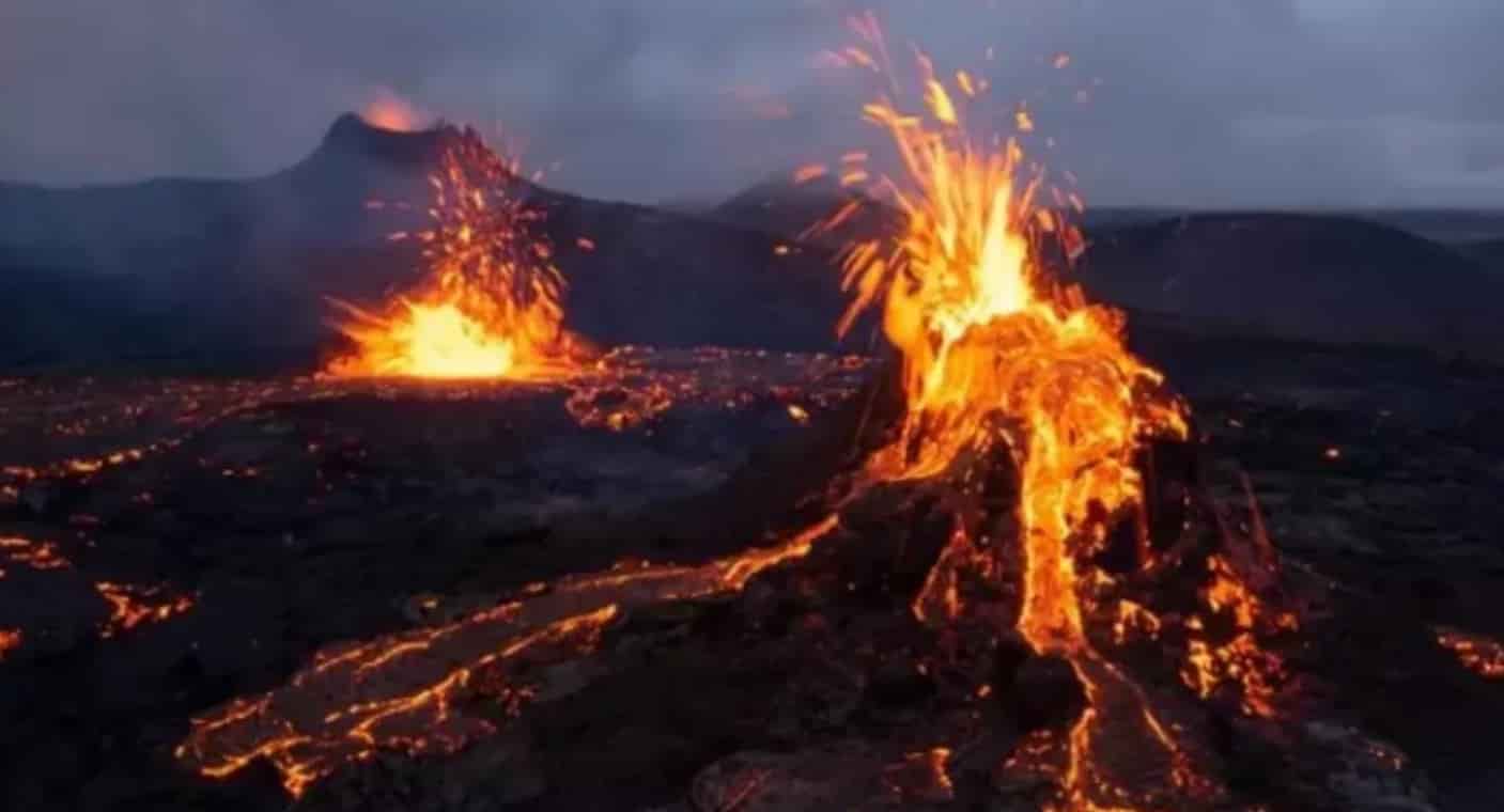 Erupción volcánica y más de mil sismos ponen en alerta a Islandia; declaran estado de emergencia