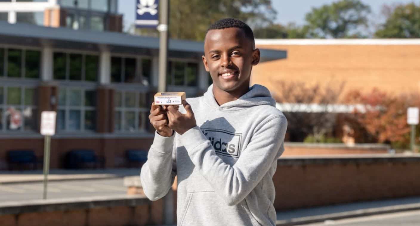 Adolescente crea jabón especial para tratar el cáncer de piel