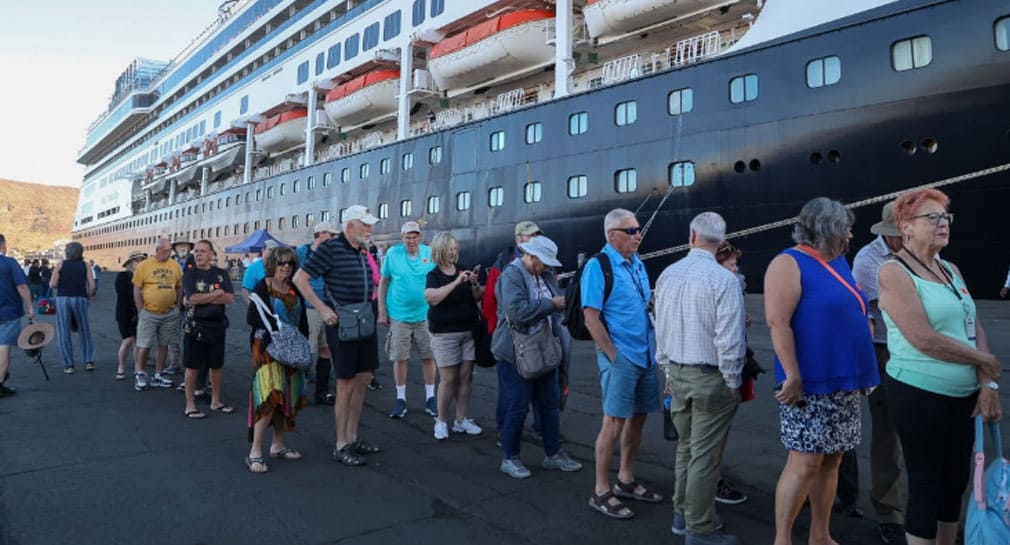 Llega por primera vez el crucero Volendam al Puerto de Guaymas, con más de 2 mil personas