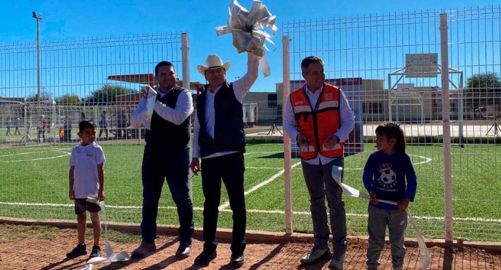 Inaugura Alfonso Durazo cancha para habitantes de Sahuaripa, con inversión de más de 1 mdp