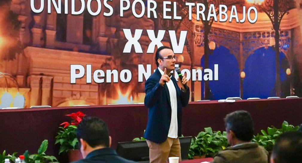 “Sin un propósito y mentalidad, nos vamos a quedar en el Plan B, cuando el abecedario tiene más letras”, comparte Luis Alberto Medina en conferencia del Pleno Nacional del STIRTT