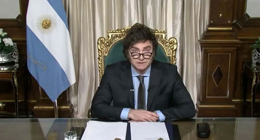 Prohíbe Milei lenguaje inclusivo en administración pública argentina