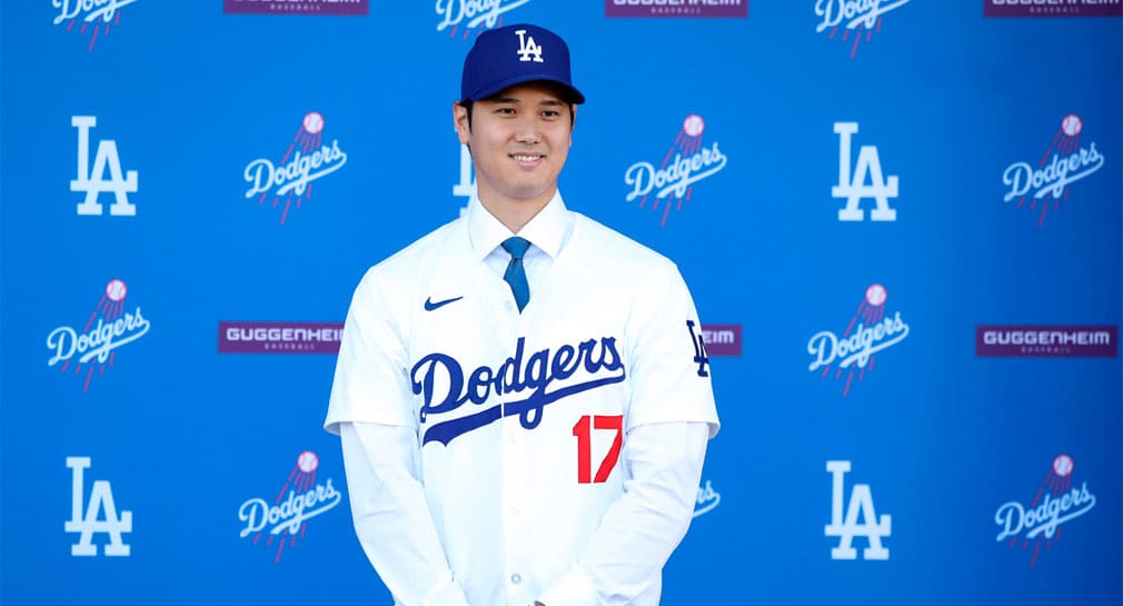 Shohei Ohtani es presentado con los Dodgers de Los Ángeles y viste el jersey azul por primera vez